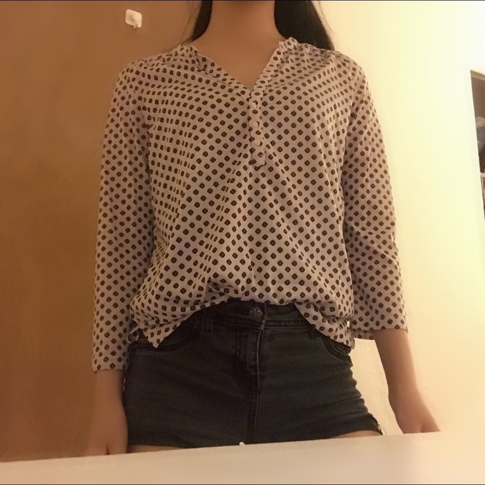 Thin pale pink blouse 💕
